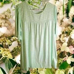Kim Rogers large short sleeve muted green polyester blend stretch woman's top.